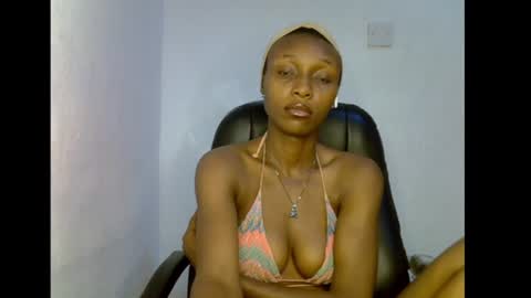 Snapshot of juicy_pinkpussy564197 chatting on 07.10.26 olivia online show from 07.10.26