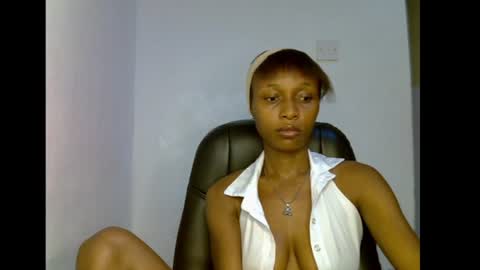 Snapshot of juicy_pinkpussy564197 chatting on 07.11.26 olivia online show from 07.11.26