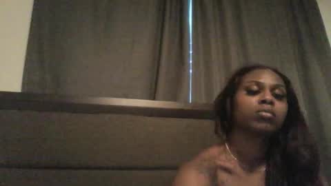 JuicyExotic online show from 11.18.25