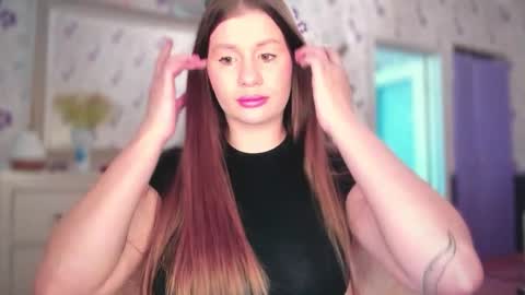 Snapshot of juicyhelenx chatting on 09.23.25 Elena online show from 09.23.25