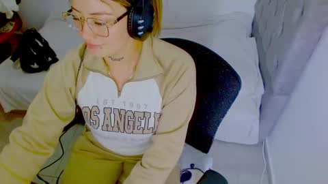  Juliana Torres  online show from 09.16.25