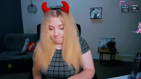 juli kisss online show from 01.18.25