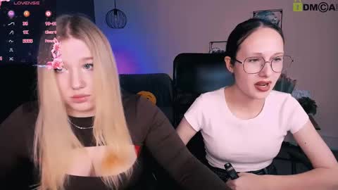 juli kisss online show from 03.08.25