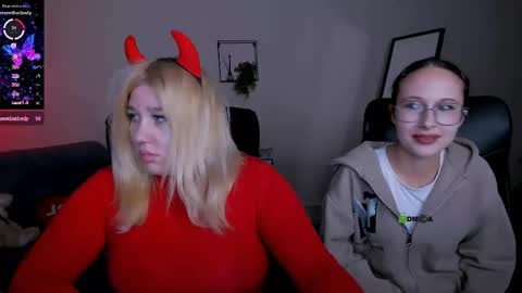 juli kisss online show from 09.10.25