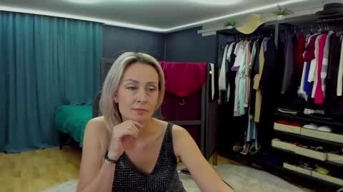 julia__cherry_ online show from 04.18.26
