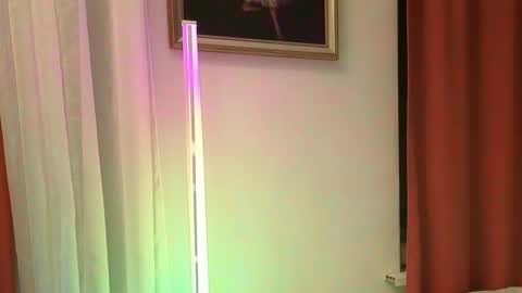 julia_giulia online show from 12.14.25