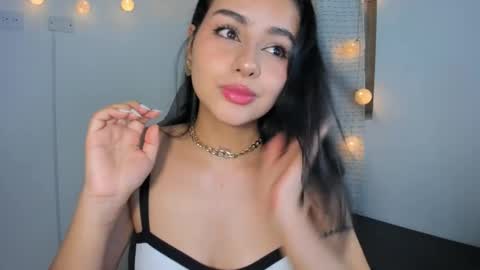 julia_strauns online show from 12.07.24