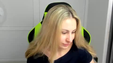 Snapshot of julia_sunshinee chatting on 07.03.26 Julia online show from 07.03.26