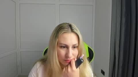 Snapshot of julia_sunshinee chatting on 07.09.26 Julia online show from 07.09.26