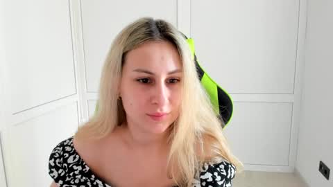 Snapshot of julia_sunshinee chatting on 07.31.26 Julia online show from 07.31.26