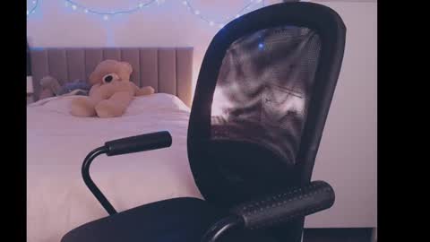 julialiones online show from 01.08.25