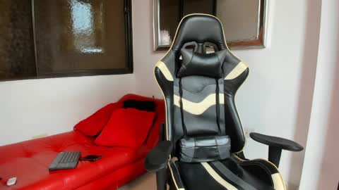 julian_wallace online show from 03.17.26