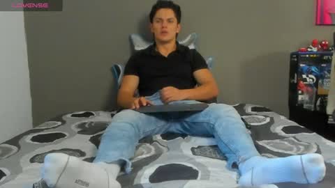 julian_wallace1 online show from 06.11.26