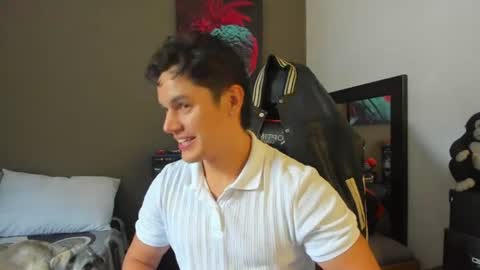 julian_wallace1 online show from 06.16.26