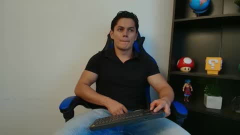 julian_wallace1 online show from 07.27.26