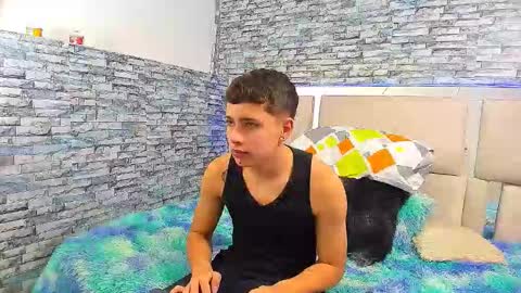 Snapshot of julian_wolf18 chatting on 10.13.25 julian online show from 10.13.25