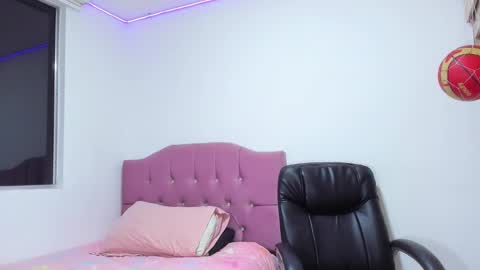 juliana Aristizabal  online show from 10.19.25