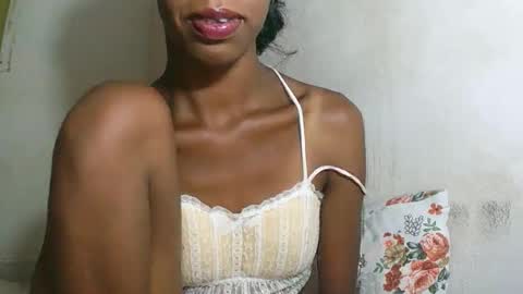 Snapshot of julianahsexy27 chatting on 02.15.26 Nathie online show from 02.15.26