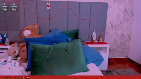 Snapshot of julianamiller chatting on 01.01.25 juli online show from 01.01.25