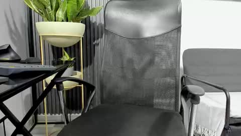 Julian online show from 02.10.26