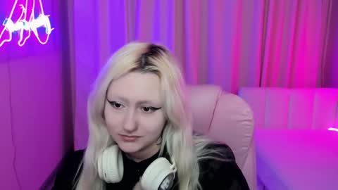 JuliaSharkk online show from 10.01.25