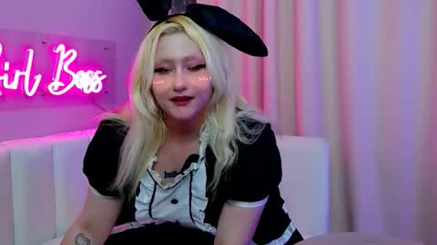 JuliaSharkk online show from 10.26.25