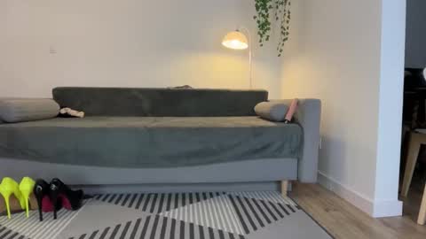 Julia online show from 09.20.25