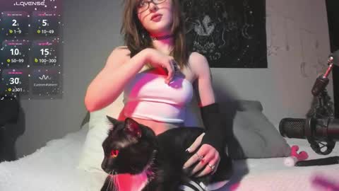 Snapshot of juliavangg_19 chatting on 02.05.26 Julls online show from 02.05.26