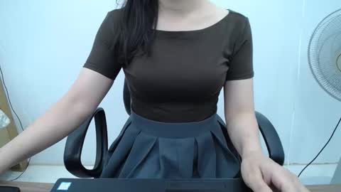 Snapshot of julie9x chatting on 04.16.26 julie9x online show from 04.16.26
