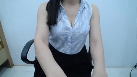 Snapshot of julie9x chatting on 05.05.26 julie9x online show from 05.05.26
