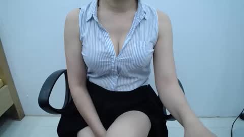 Snapshot of julie9x chatting on 05.06.26 julie9x online show from 05.06.26