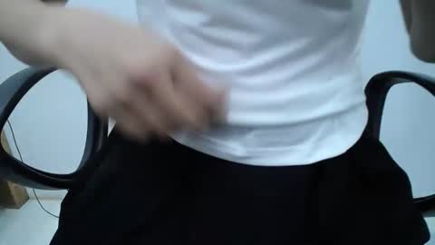 Snapshot of julie9x chatting on 05.18.26 julie9x online show from 05.18.26