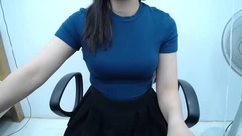 Snapshot of julie9x chatting on 05.24.26 julie9x online show from 05.24.26