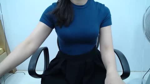 Snapshot of julie9x chatting on 05.25.26 julie9x online show from 05.25.26