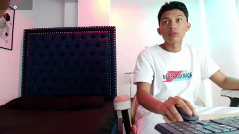 Julie and axel online show from 07.11.26