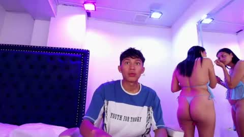 Julie and axel online show from 07.19.26