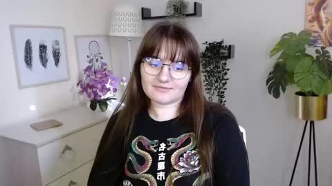 Julie online show from 10.22.25