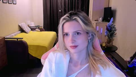 Julie online show from 11.20.25