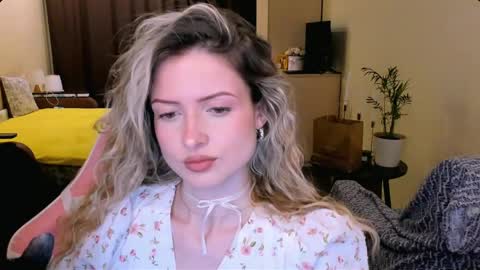 Julie online show from 04.21.26