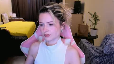 Julie online show from 04.22.26