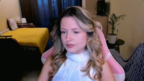 Julie online show from 04.28.26