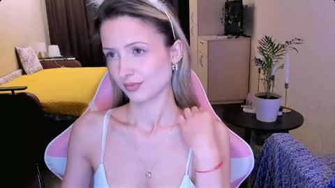 Julie online show from 04.30.26