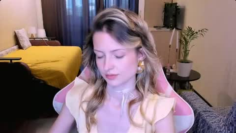 Julie online show from 05.12.26