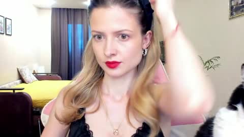 Julie online show from 06.02.26