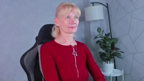 Julie Lucasss online show from 05.09.26