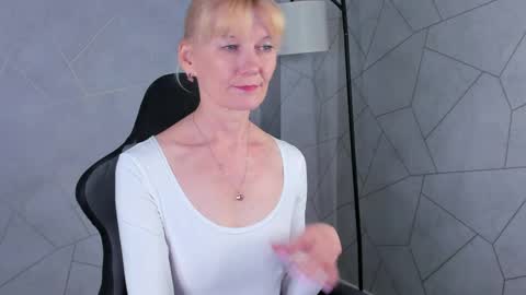 Julie Lucasss online show from 05.13.26