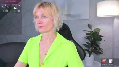 Julie Lucasss online show from 06.07.26