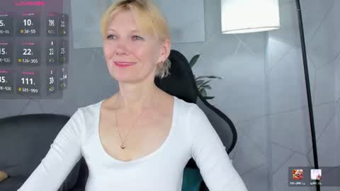 Julie Lucasss online show from 06.18.26