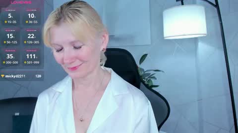 Julie Lucasss online show from 06.19.26