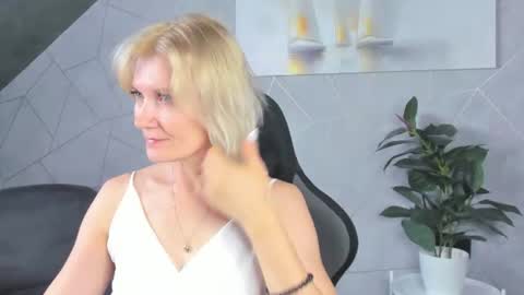 Julie Lucasss online show from 07.13.26
